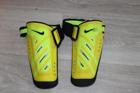 Chrániče na fotbal, 