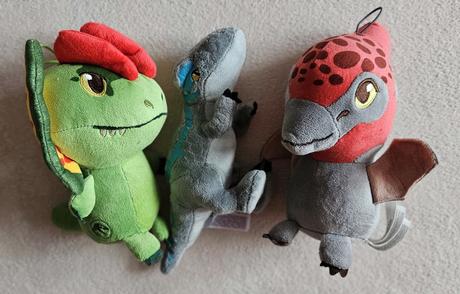 3x plyšový dinosaurus, tesco,