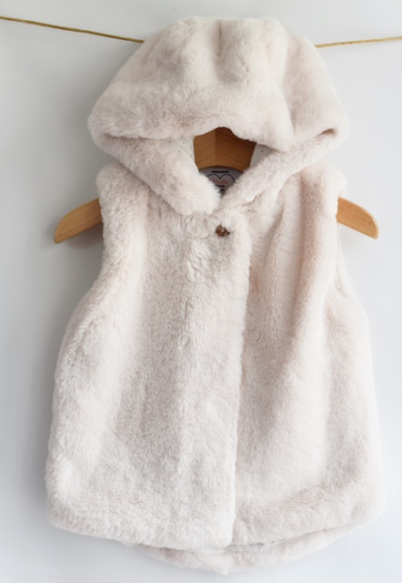 Vesta vel. 18 - 24m, primark,92