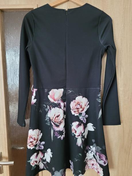 Dívčí společenské šaty, 158