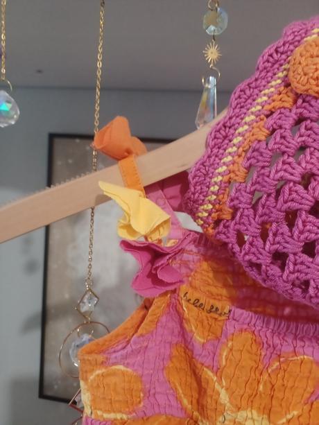 Kytičkový letní overal + háčkovaná čepice, next,98