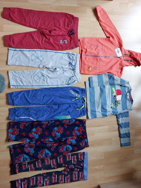 Mikiny, tepláky, podvlíkačky, 116-122, 122–134