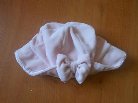 Sametový klobouček vel. 3-6m, mothercare,68
