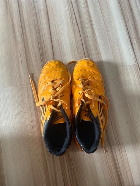 Boty do haly, umbro,34