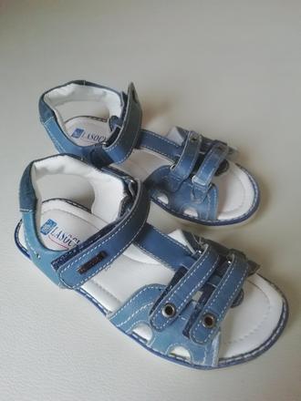 Sandálky, lasocki,30