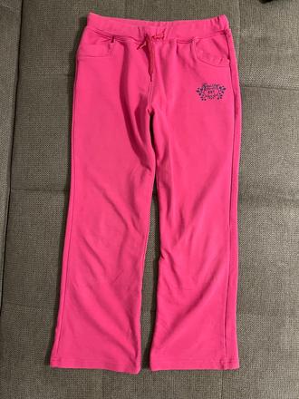 Růžové tepláky, 146