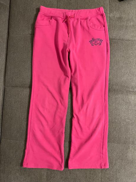 Růžové tepláky, 146