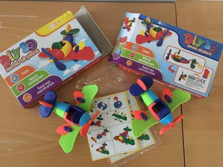 1x skladacka letadlo,