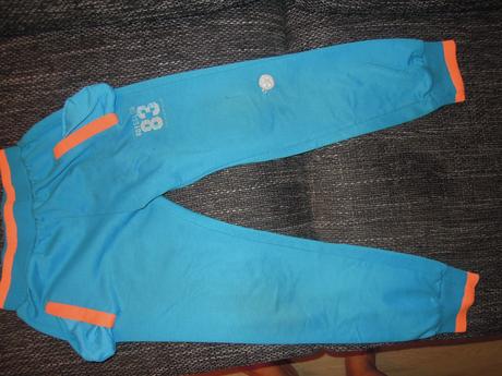 Dětské tepláky, 122