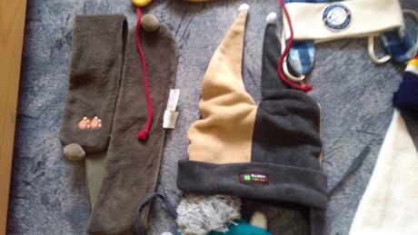 Zimní čepice,rukavice a šála, 74