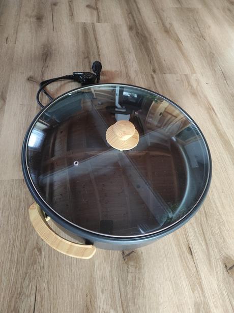 Multifunkční grilovací pánev, 