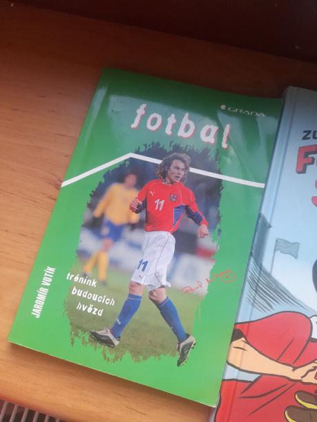 Knihy fotbal pro děti a messi,