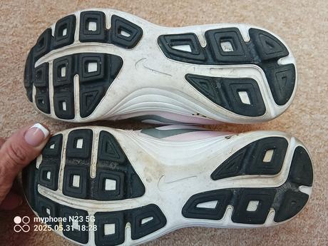 Tenisky zn."nike" vel."33", nike,33