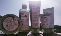 Jemný mycí gel na tělo a vlasy Famille Bio Yves Rocher