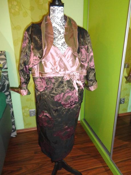 Luxusní šaty s růžemi - s bolerkem 48/50, 48