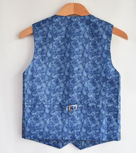 Oblek vel. 7 let, 122