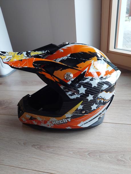 Přilba pro čtyřkolku a motocykly, 