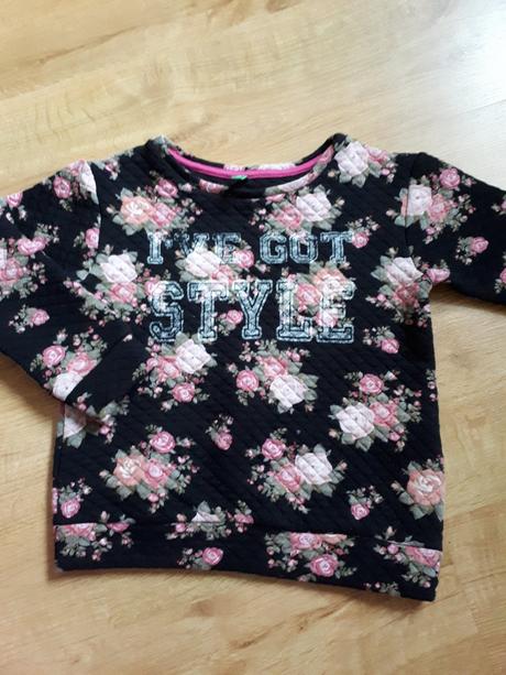 Pěkná kyti mikina, benetton,128