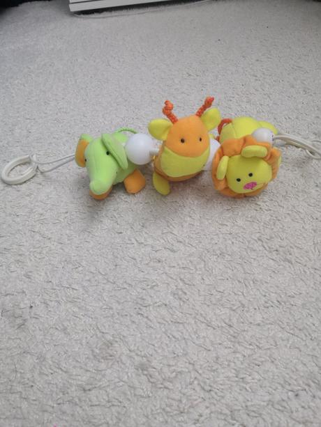 Závěsné hračky na kočárek, 