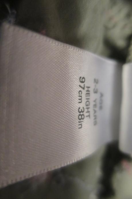 Vyšívaná sukýnka s třpytkami, marks & spencer,98