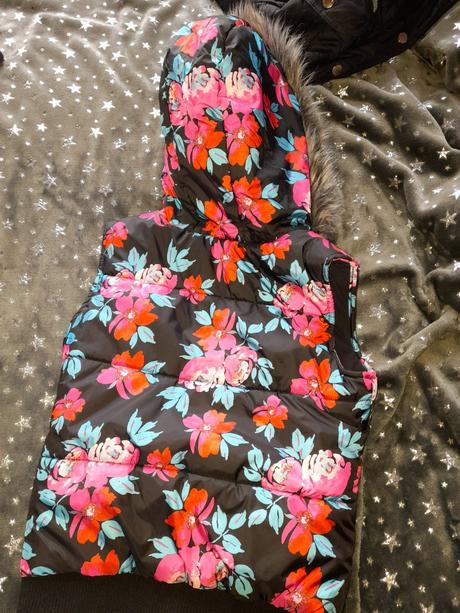 Vesta krásná květovaná s kapucou jarní/podzimní, 134