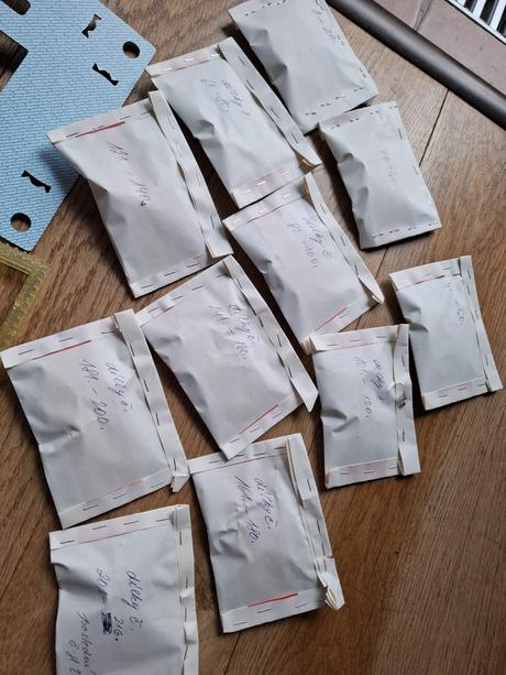 3d puzzle eiffelova věž světelná,