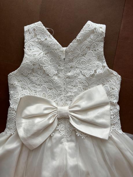 Ob/ sváteční luxusní šaty krémové barvy - v.8 let, 128