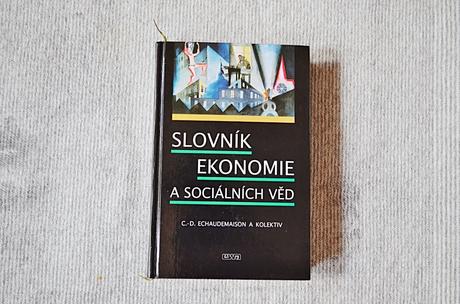 Kniha slovník ekonomie a sociálních věd c.-d. echa,