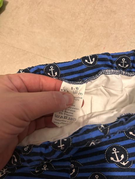 Boxerky na spani pri nocnim pomocovani, 134