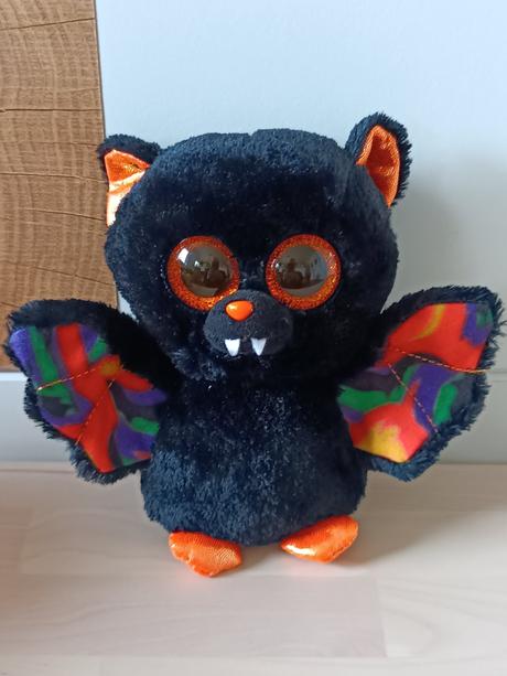 Plyšový netopýr vykulínek,