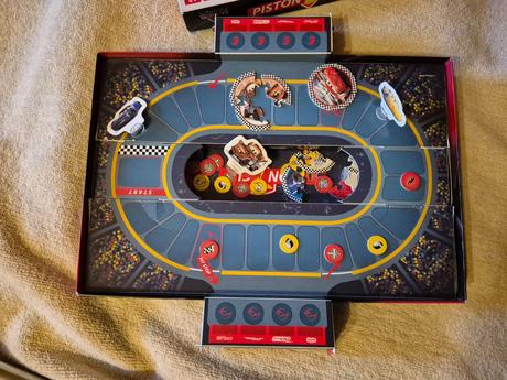 Stolní hra cars-piston cup (blesk mcqueen), 