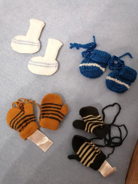 Pletené rukavičky a čepičky, 56