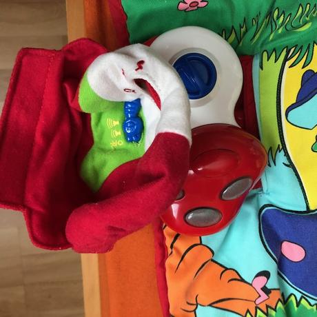 Hraci deka pro miminka, 