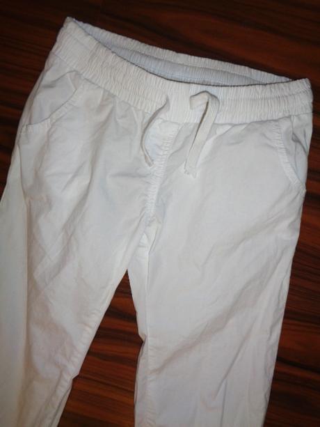 Luxusní sněhově bílé letní 3/4 kalhoty, 146