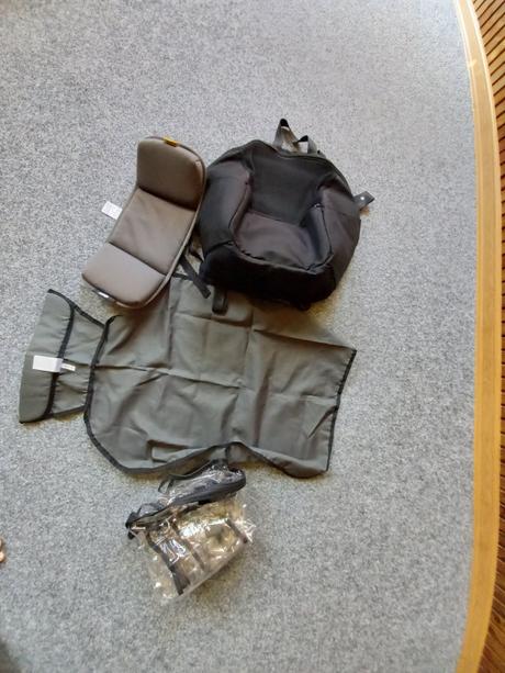 Autosedačka doona s integrovaným podvozkem 2v1, 