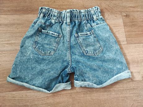 Džínové šortky, 146