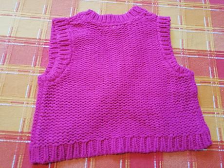 Vestičkapro slečnu vel.5 -6 let., 110