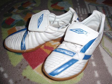 Boty sálové - tenisky - kecky - sálovky vel. 35., umbro,35