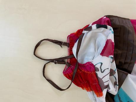 Letní šatičky, vel není cca xs/s, kosmetické vady, s