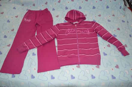 Růžová vínová tepláková souprava, 140