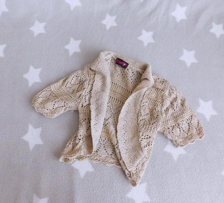 Kratší svetřík muin vel.122/128, 122