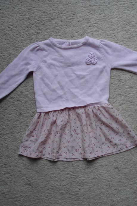 Svetřík se všitou sukýnkou, 74