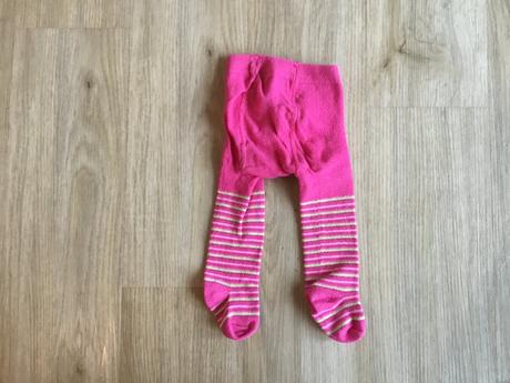 Pruhované punčocháče, 68