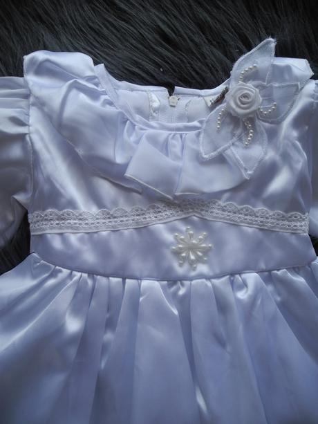 Šaty slavnostní, 74