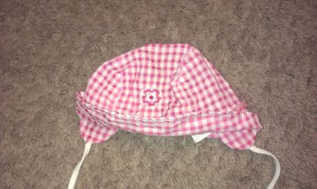 Klobouček s ochranou uší - zn. dráček, 62