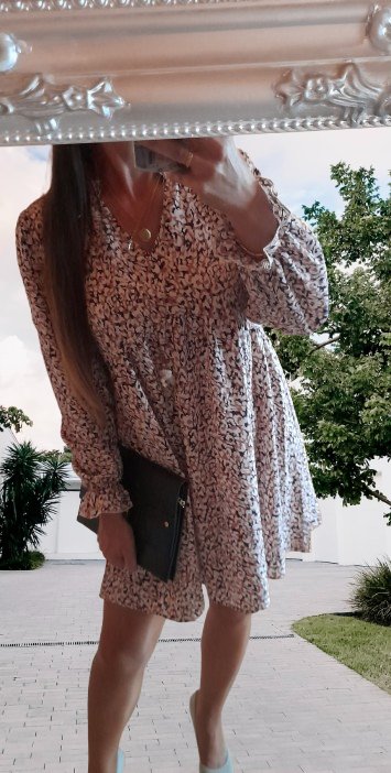 Vzorované krátké šaty s dlouhými rukávy, l