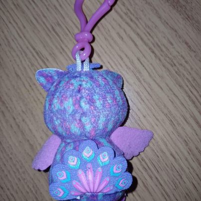 Malý plyšák hatchimals,