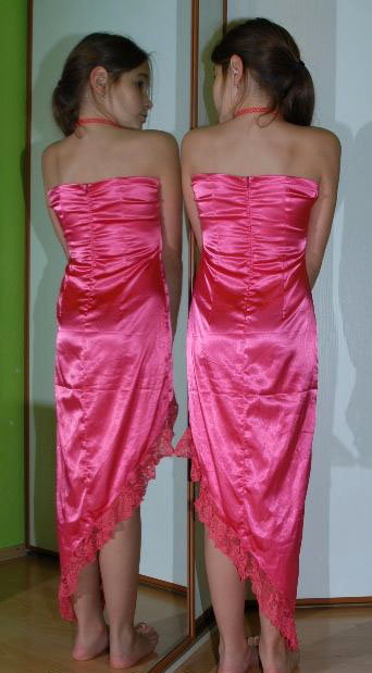 Růžové saténové šaty na latinsko-americké tance, 36