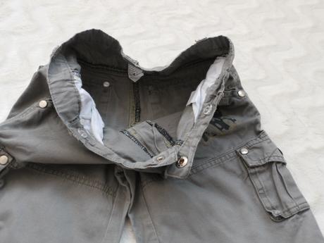 Khaki kratasy se slony, 98