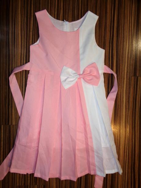 Luxusní bílorůžové skládané šaty, 122